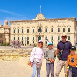 L'Auberge des Chevaliers de Castille Léon et Portugal. Les Chevaliers se réunissaient par Langue.