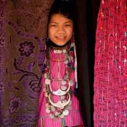 Junges Kayah-Mädchen