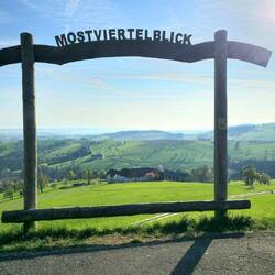 Fenster ohne Glas in Behamberg