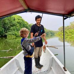 Tao et son 1er piranha !