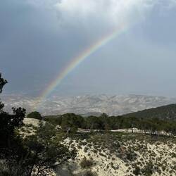 Zum Abschied schenkte uns die Wüste einen Regenbogen