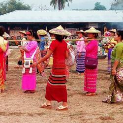 Junge Frauen der Shan
