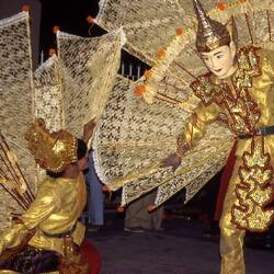 Vogeltanz der Shan: Kinnorn und Kinnari