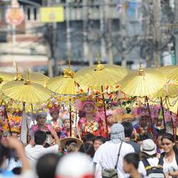 Poy Sang Long: Ordinstionsfeier für die buddhistischen Novizen