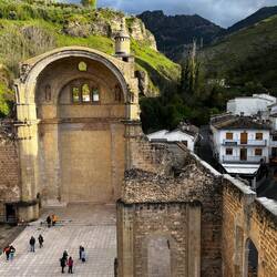 Auch die Kirche aus der Renaissance wurde halb weggespült