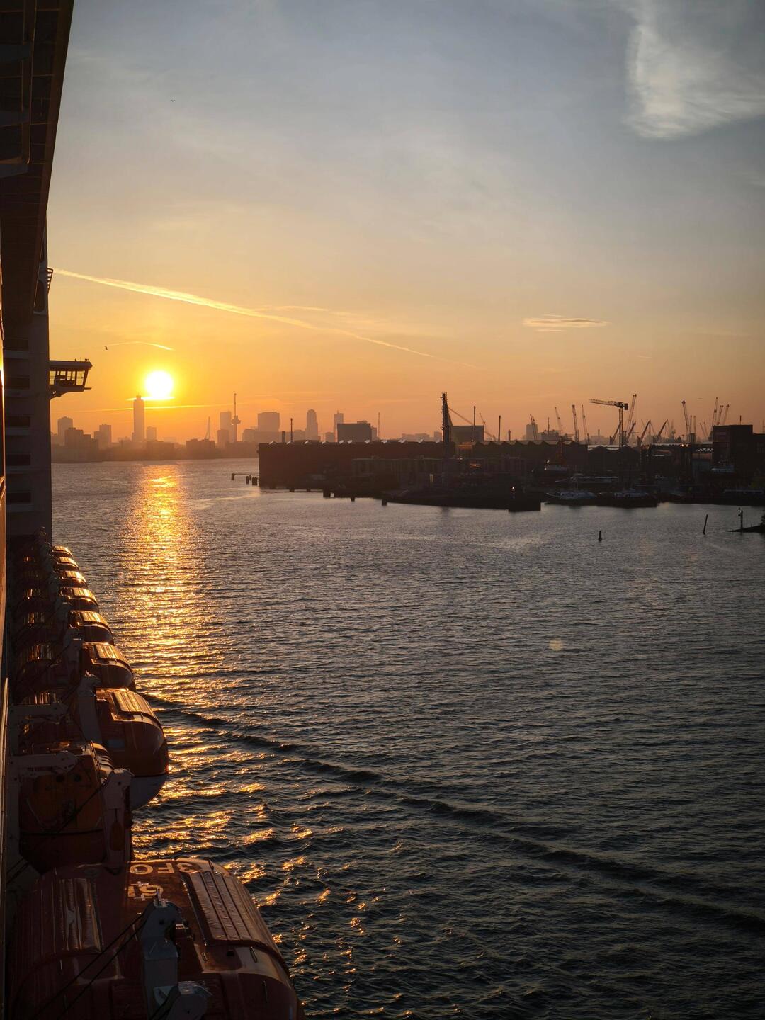 Einfahrt nach Rotterdam