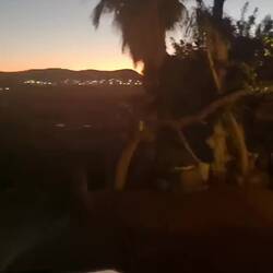 Abends noch kurz zu Olli Cousin in seinen Biergarten 'Farmers Kitchen"