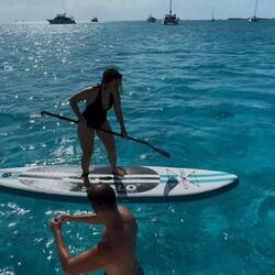 Vivian kam sehr gut mit dem SUP zurecht. trotz Wind 🥴