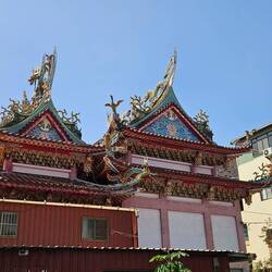 We stumbled across this temple on our walk to lunch.