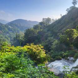 Den Wasserfall konnten wir bereits von unserem Balkon aus sehen und nun nochmal von oben und nah