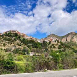 Dos Aguas - ein "hängendes" Dorf