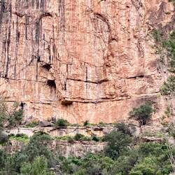 Die Felswände sind ein Kletterparadies