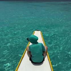 Look at that water! Matches Chelsea's shirt!