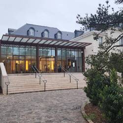 Welcome entrance to Dolce