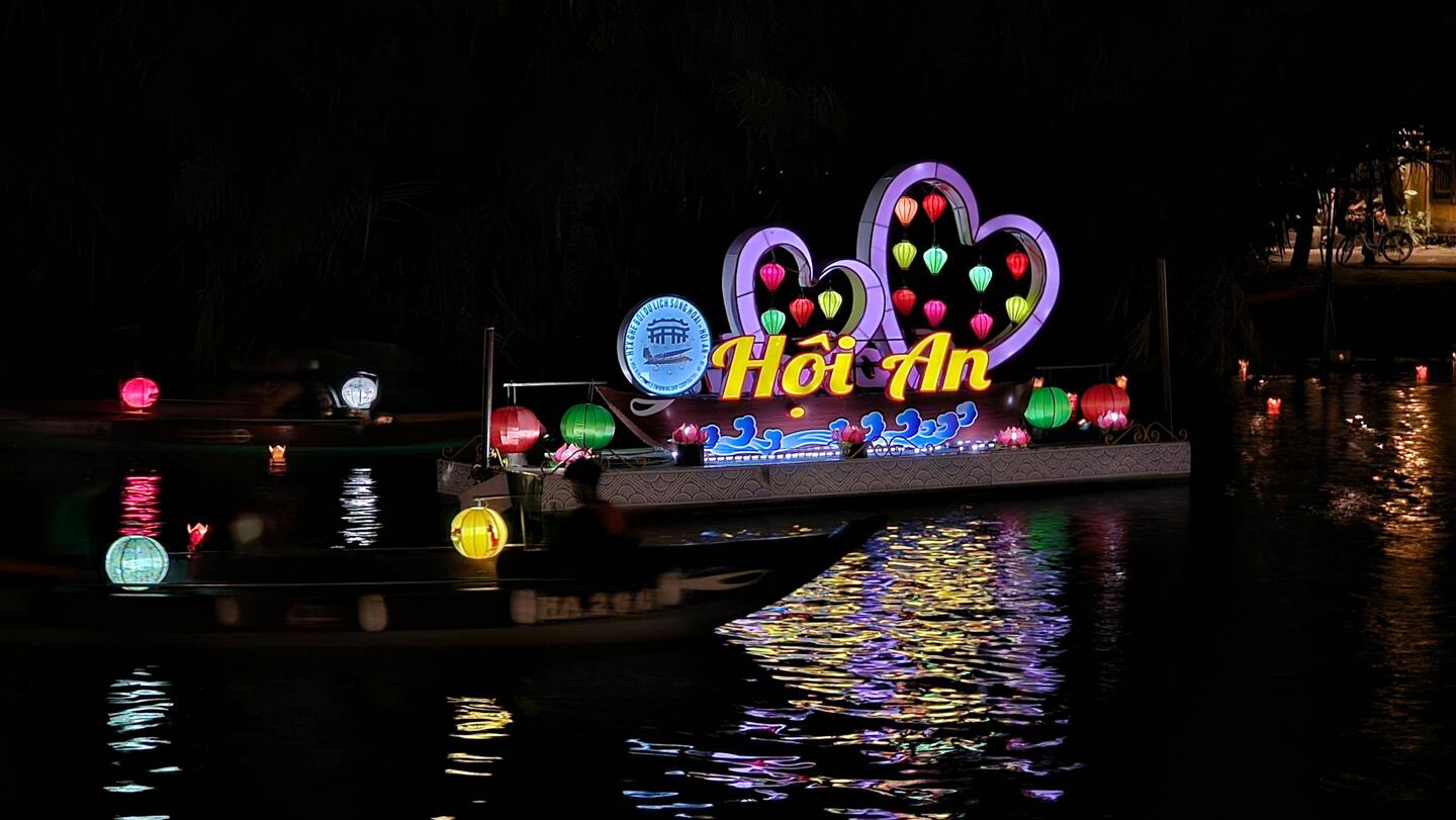 Hội An bei Nacht.