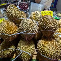 Durian oder "Stinkfrucht" - schmeckt gut aber stinkt