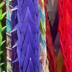 Papierkraniche aus aller Welt. 🌍 🕊️