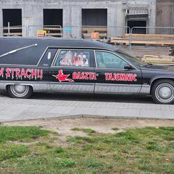 Man beachte den Beifahrer..