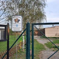 Hihi, Hundesparte "Landwehr", und das nach unseren neuen Erkenntnissen aus Helmstedt 😀