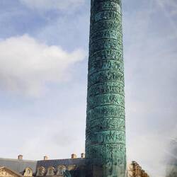 Colonne Vendôme Inscription: ‘Monument erected to the glory of Napoleon the Great’s Grande Armée'