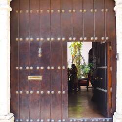 Wunderschöne Türen hinter welchen sich ebensolche Atrium befinden