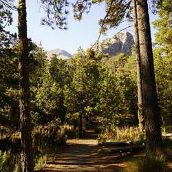 Erste Sonnenstrahlen und erster Blick auf den Vulkan.