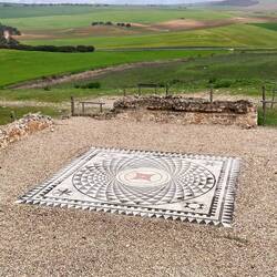 Ein guter erhaltenes Mosaik