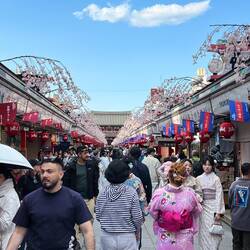 Der Zugang zum Sensō-ji Shrine