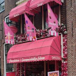 Chocolaterie 't Snoepwinkeltje Edam, a family-owned chocolate and candy shop