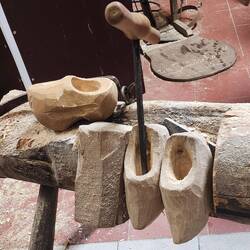 Clog-making