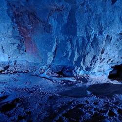 View into a mining area and the bottom floorstone (flint)