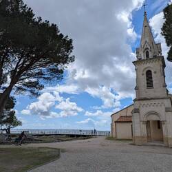 Église et vestiges gallo-romains à Andernos