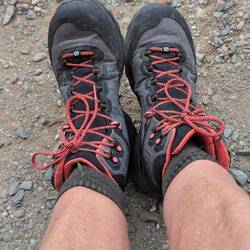 Diese Schuhe sind notwendig