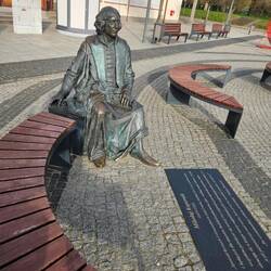 Hier sitzt er schon seit Jahren rum.