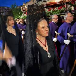 Damas for the Virgin Mary