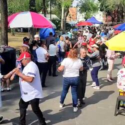 Sonntäglicher Tanz in der Alameda de Santa María la Ribera
