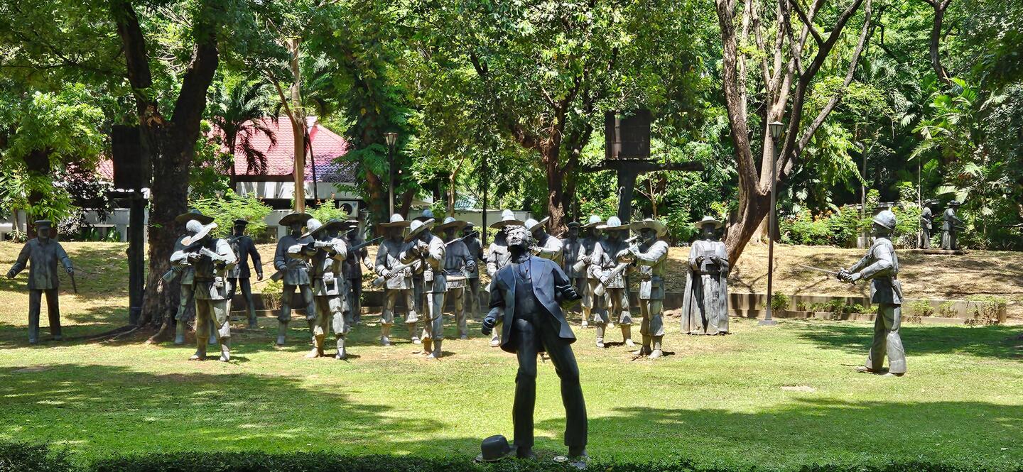 Sculpture depicting the execution of José Rizal in Rizal Park.