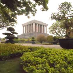 le mausolée de l'oncle Ho
