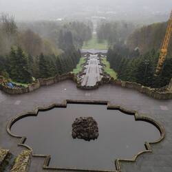 Unten im Nebel das Schloss