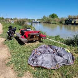 Trockenpause. Das Zelt war morgens klitschenass.