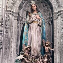 In the Monastery of Santa Cruz