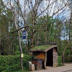 Haltestelle für den Shuttle. In Luxemburg sind die Öffis komplett kostenlos!