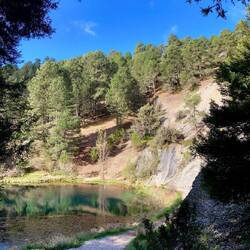 An der Karstquelle erscheint der fertige Bach