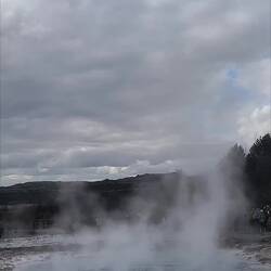 La doppia eruzione di Strokkur
