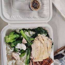 MW's wasn't to fond of his lunch. Cold, chopped-up duck, loaded with bones.