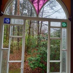 Blick von der Veranda in den Garten