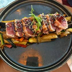 Thunfisch auf Terryaki Gemüse