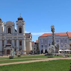Die Piata Victoriei mit der Sankt Georgs Kirche