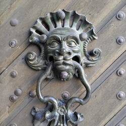 Eingangspforte zum Schloss