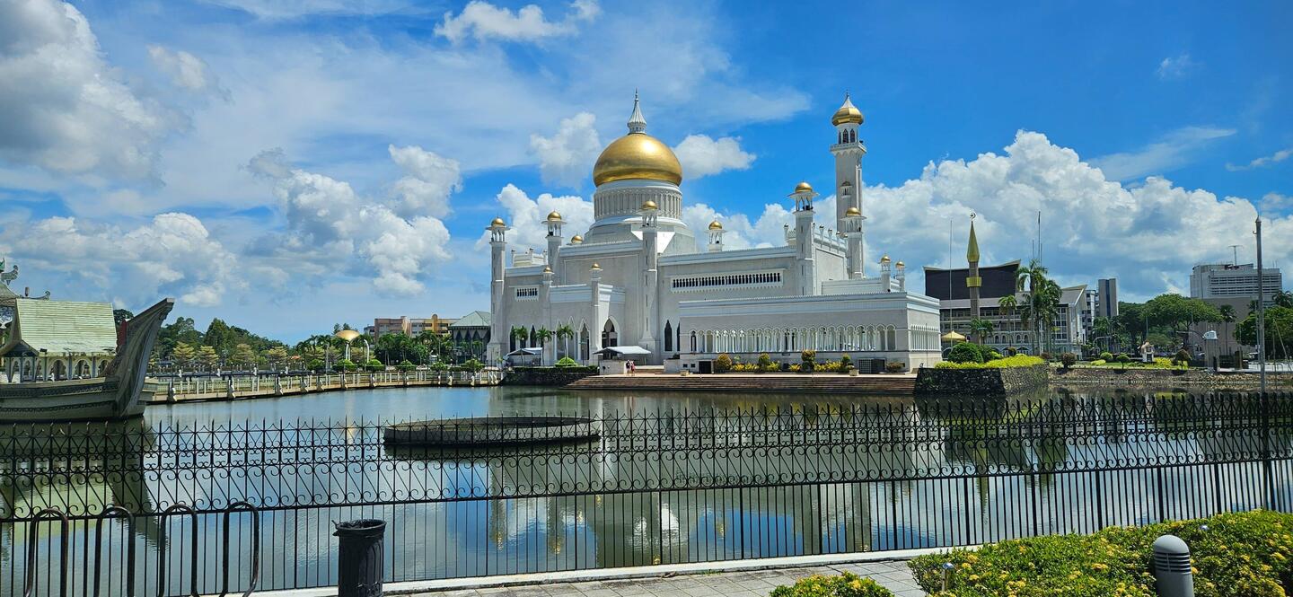 The sultan's mosque.